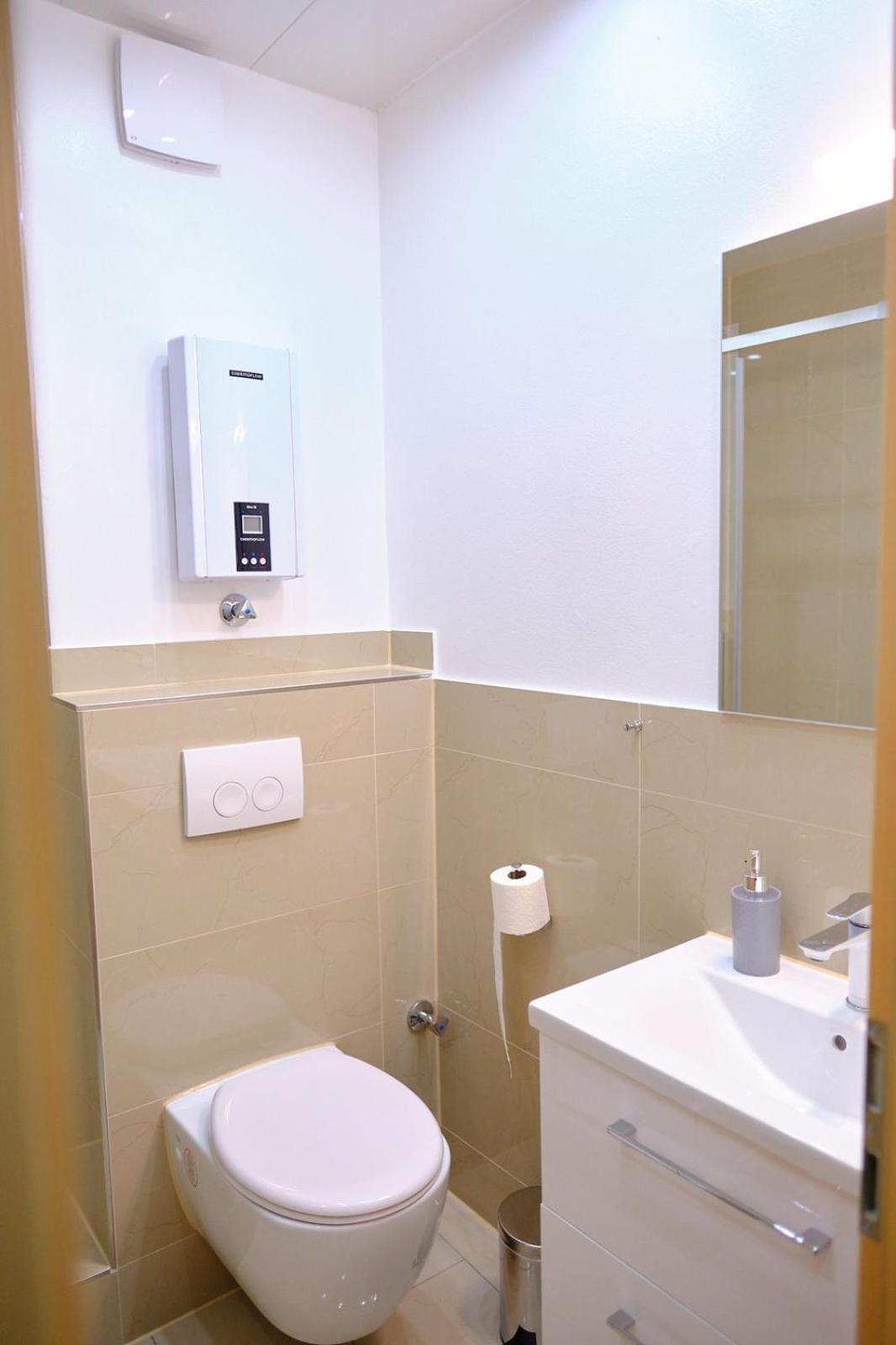 Primetime Suite Fuer 8+Kueche/Wifi Essen Exterior foto